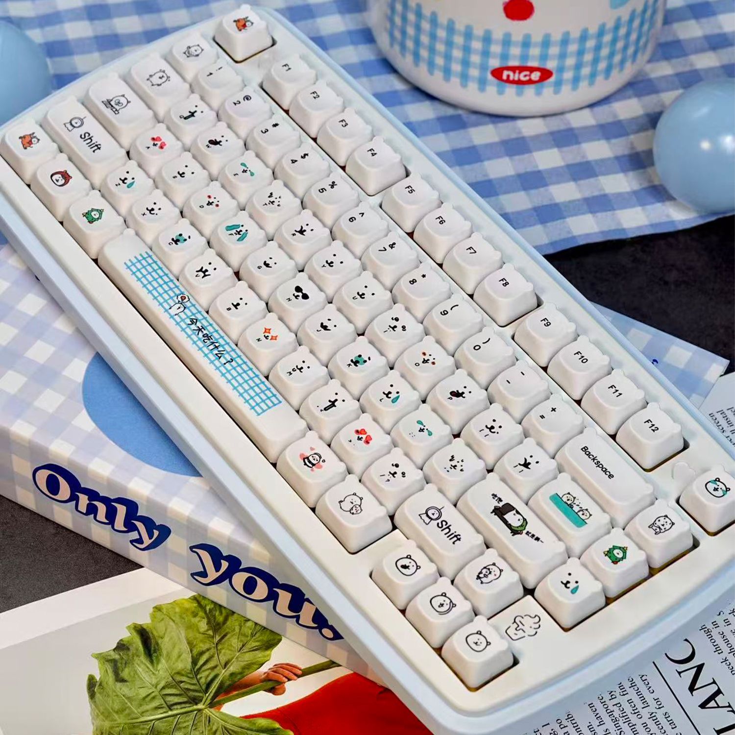 Urocze klawisze PBT z motywem  – Gaming Accessories Aesthetic recenzja i cena